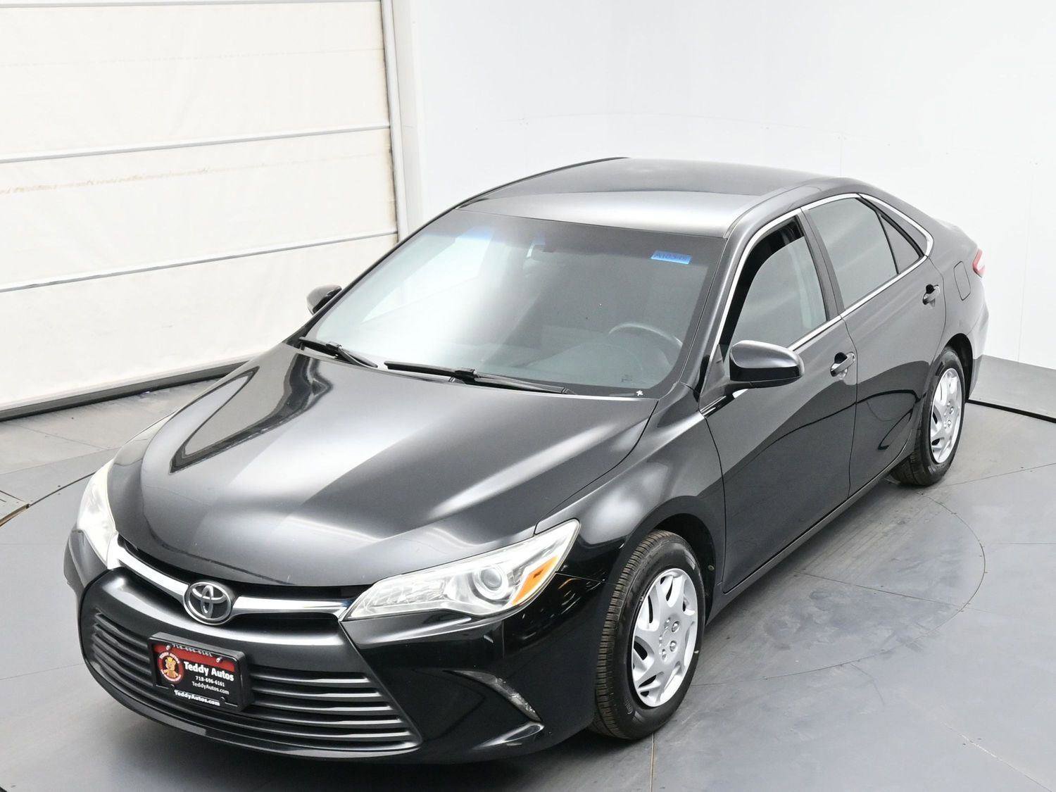 Used 2015 Toyota Camry LE FWD image 32