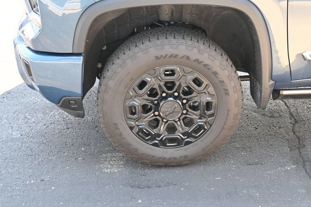 Used 2026 Chevrolet Silverado 3500 High Country w/ High Country Premium Package AWD/4WD image 15