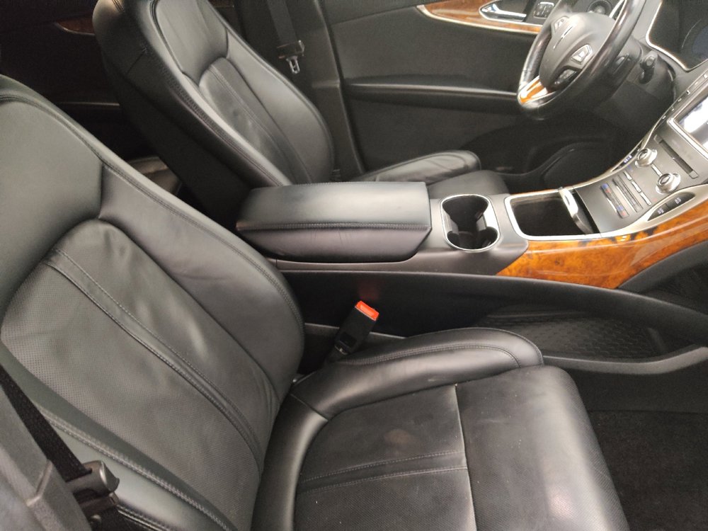 Used 2018 Lincoln MKX Reserve w/ Driver Assistance Package AWD/4WD image 21