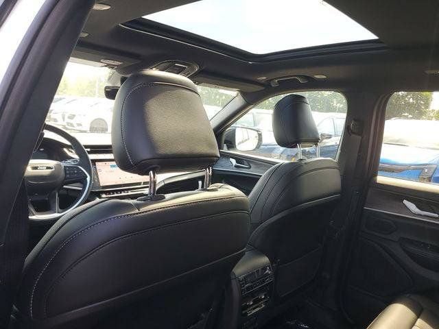 New 2026 Jeep Grand Cherokee L Limited w/ Limited Altitude Package AWD/4WD image 12