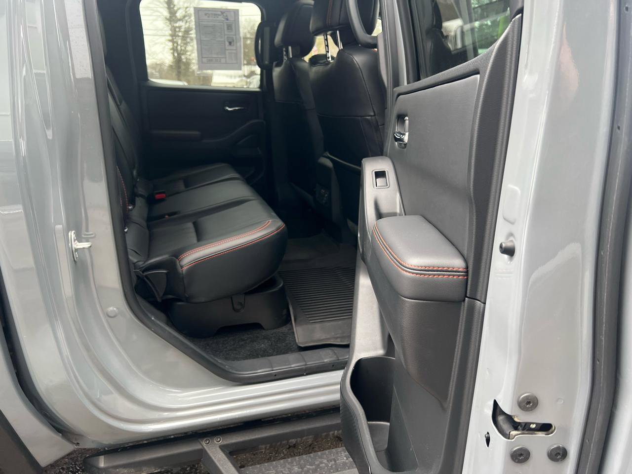 Used 2023 Nissan Frontier PRO-4X w/ Pro-4X Premium Package image 13