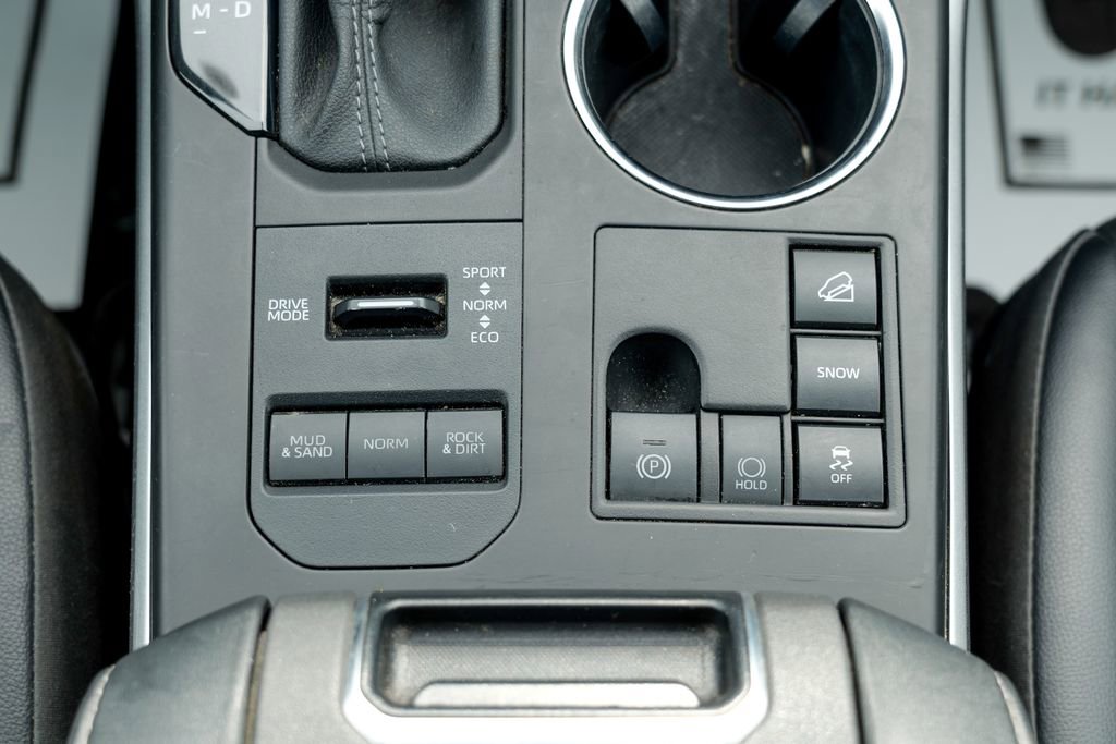 Used 2023 Toyota Highlander XLE AWD/4WD image 48