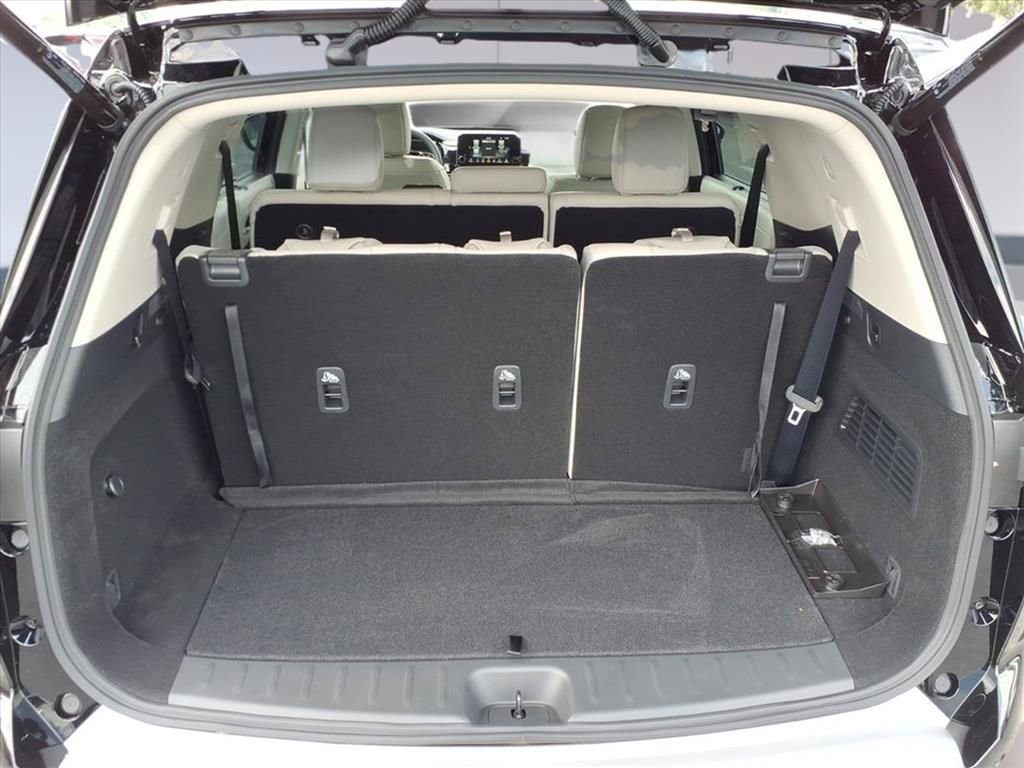 New 2025 Nissan Pathfinder SL image 9