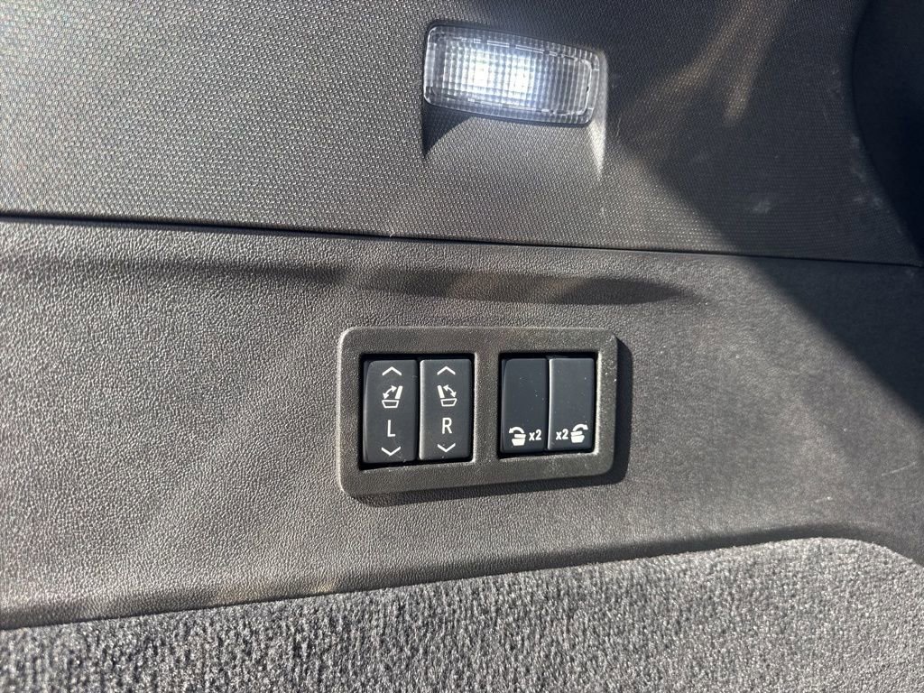 Used 2025 Cadillac Escalade IQ Sport 1 image 36