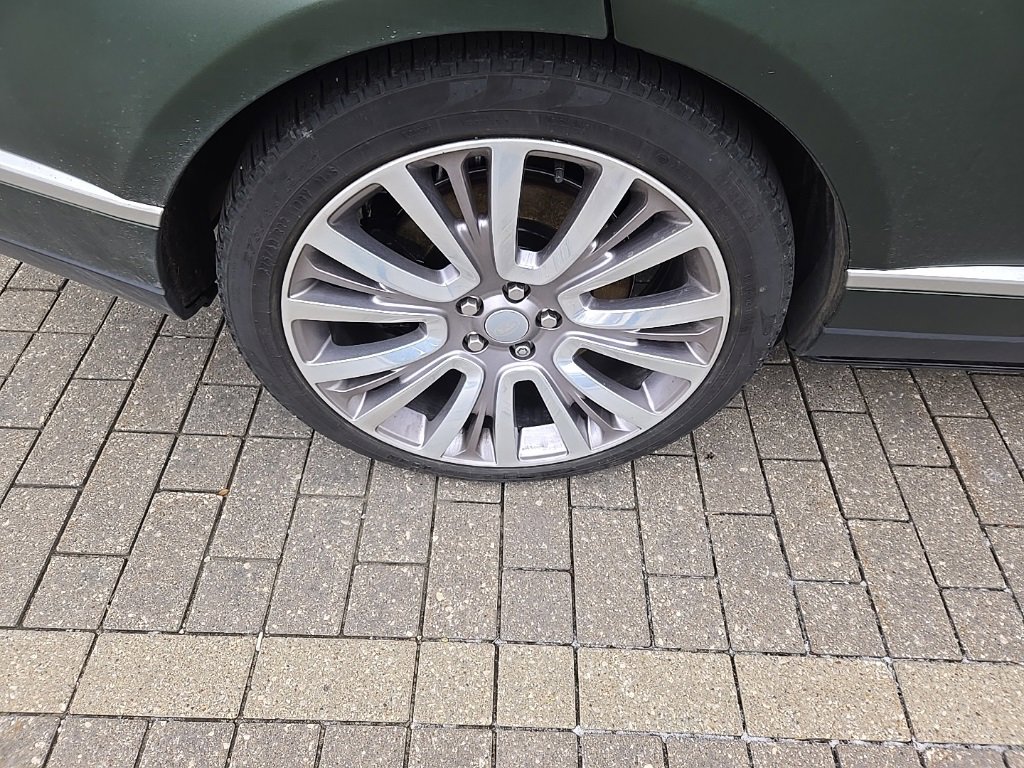 Used 2021 Land Rover Range Rover LWB SV Autobiography image 12