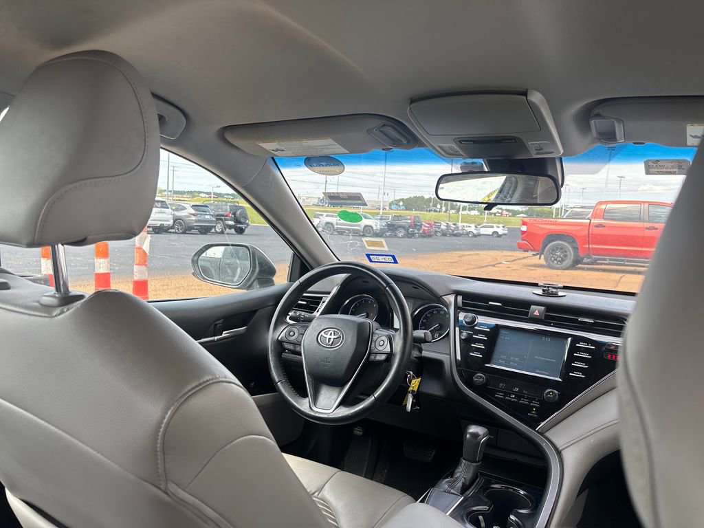 Used 2018 Toyota Camry SE FWD image 26