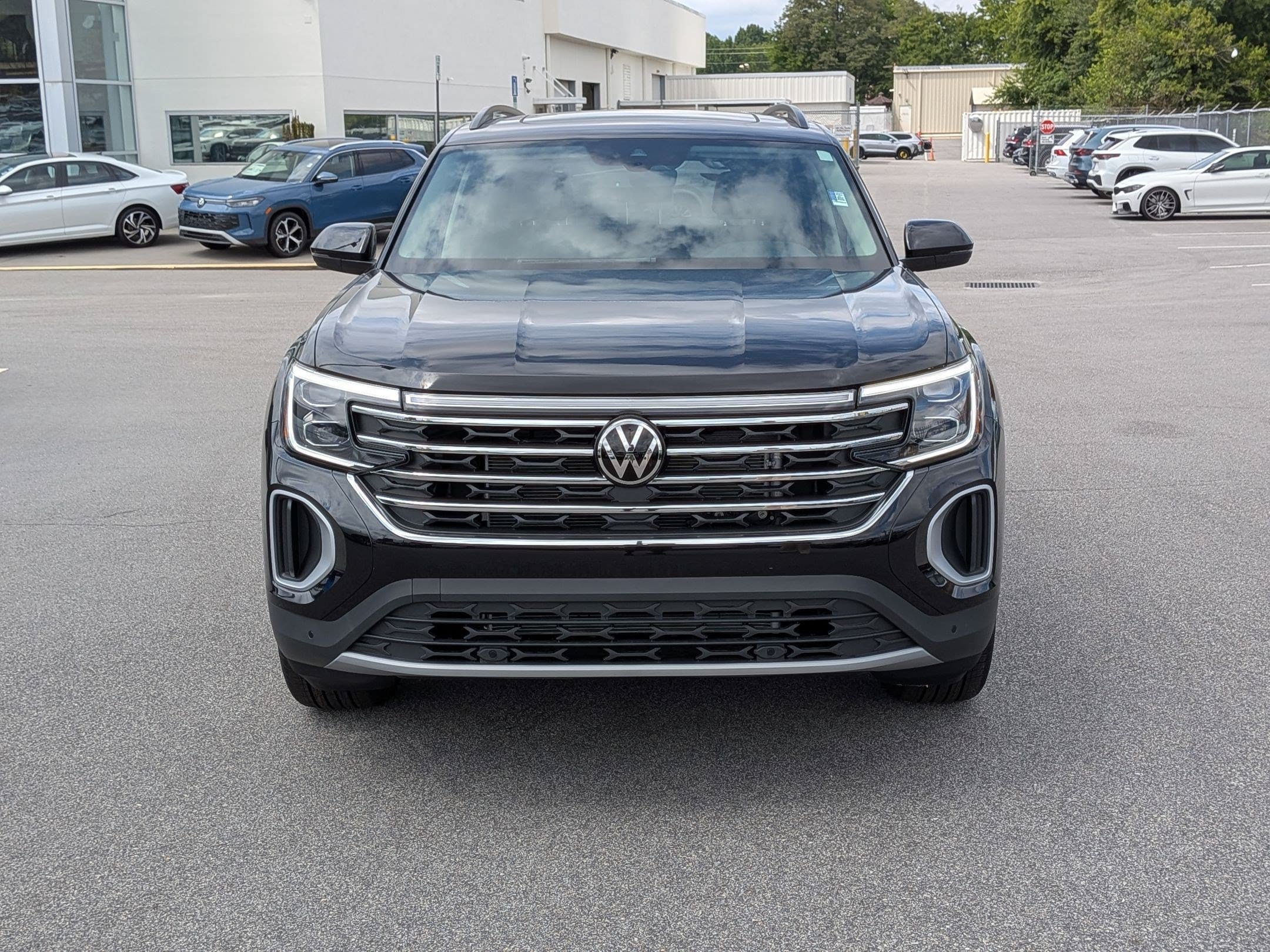 New 2026 Volkswagen Atlas SE FWD image 8