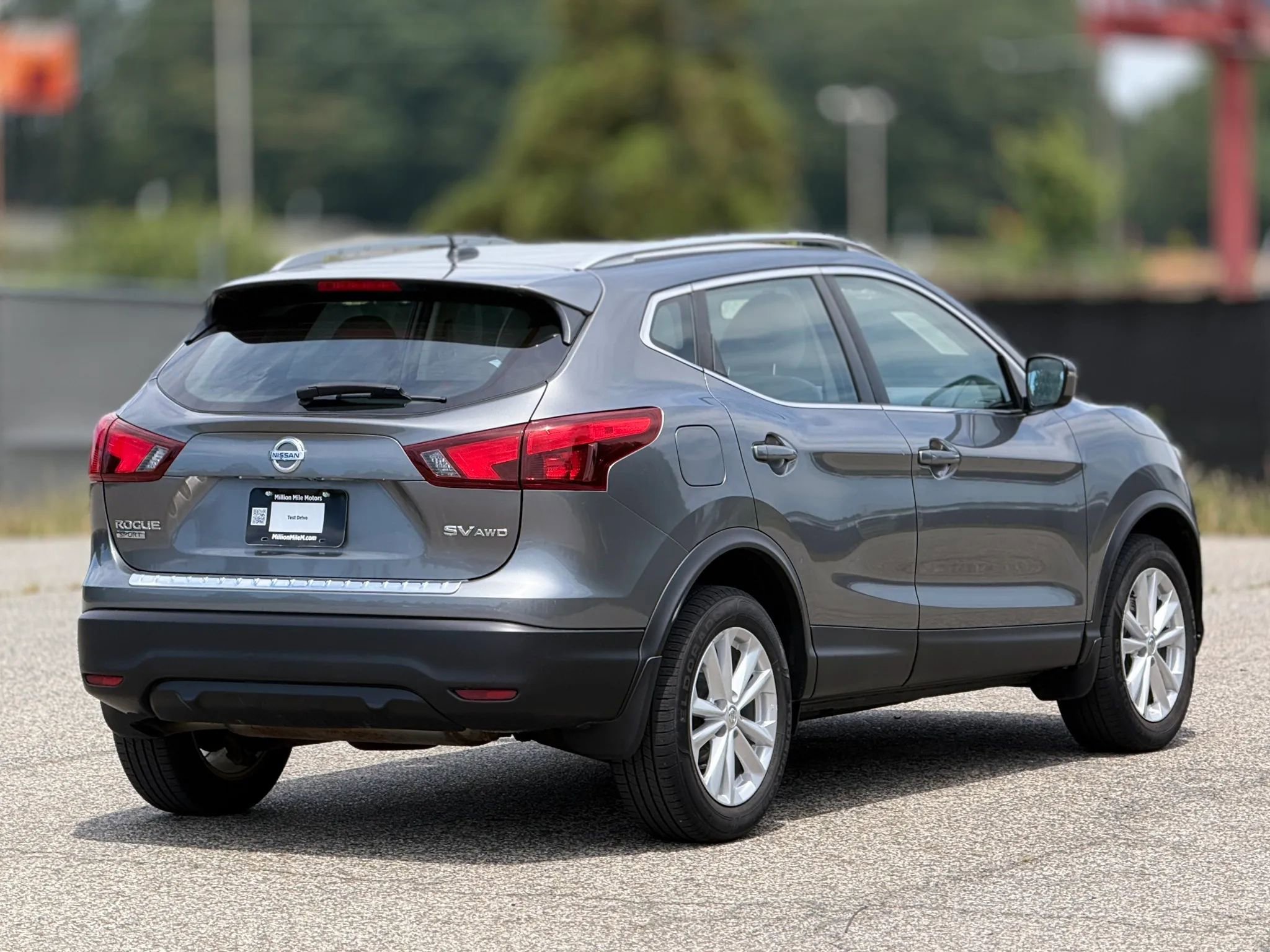 Used 2017 Nissan Rogue Sport SV AWD/4WD image 9