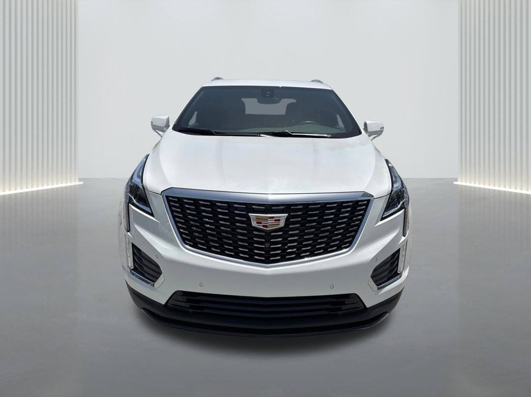 New 2026 Cadillac XT5 Luxury FWD image 2