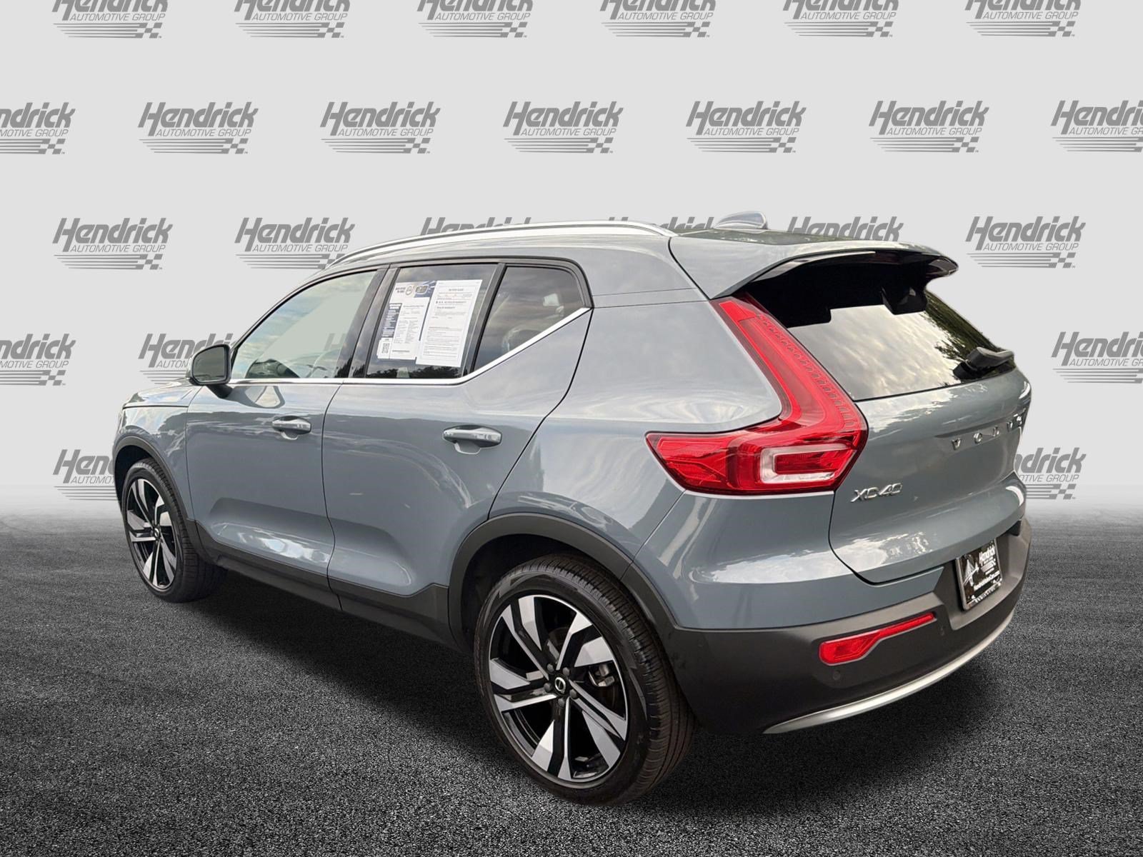 Certified 2023 Volvo XC40 B5 Plus w/ Protection Package Premier AWD/4WD image 8