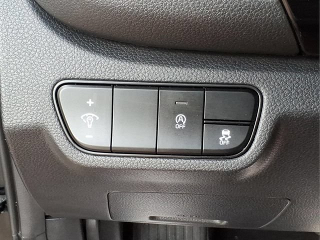 Used 2025 Kia Seltos S AWD/4WD image 17