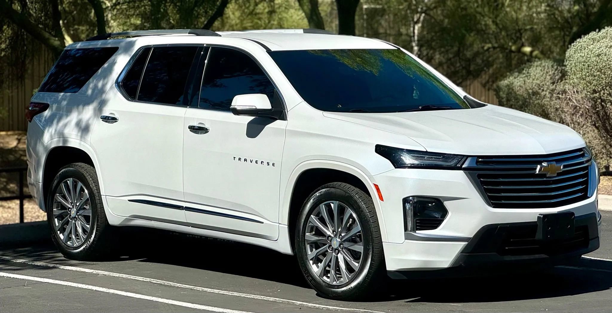 Used 2023 Chevrolet Traverse Premier image 1