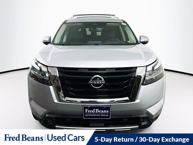 Used 2022 Nissan Pathfinder Platinum w/ Cargo Package image 2