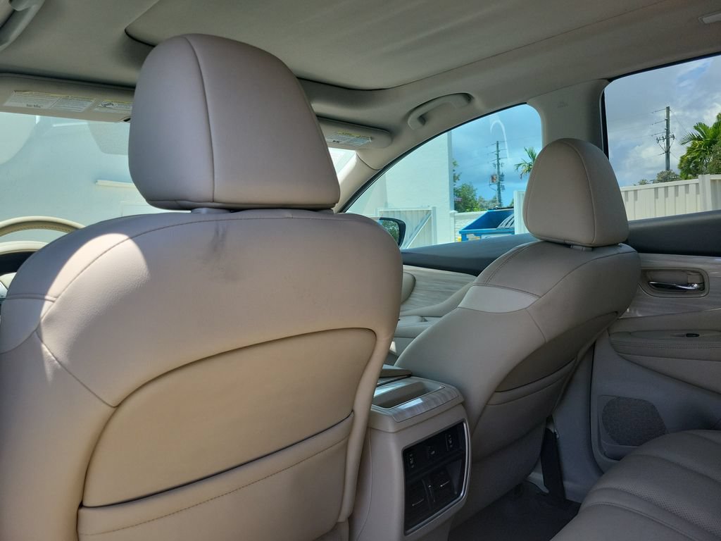 Used 2017 Nissan Murano Platinum w/ Platinum Technology Package FWD image 18