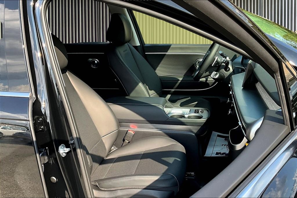 New 2026 Hyundai Ioniq 9 SEL image 8