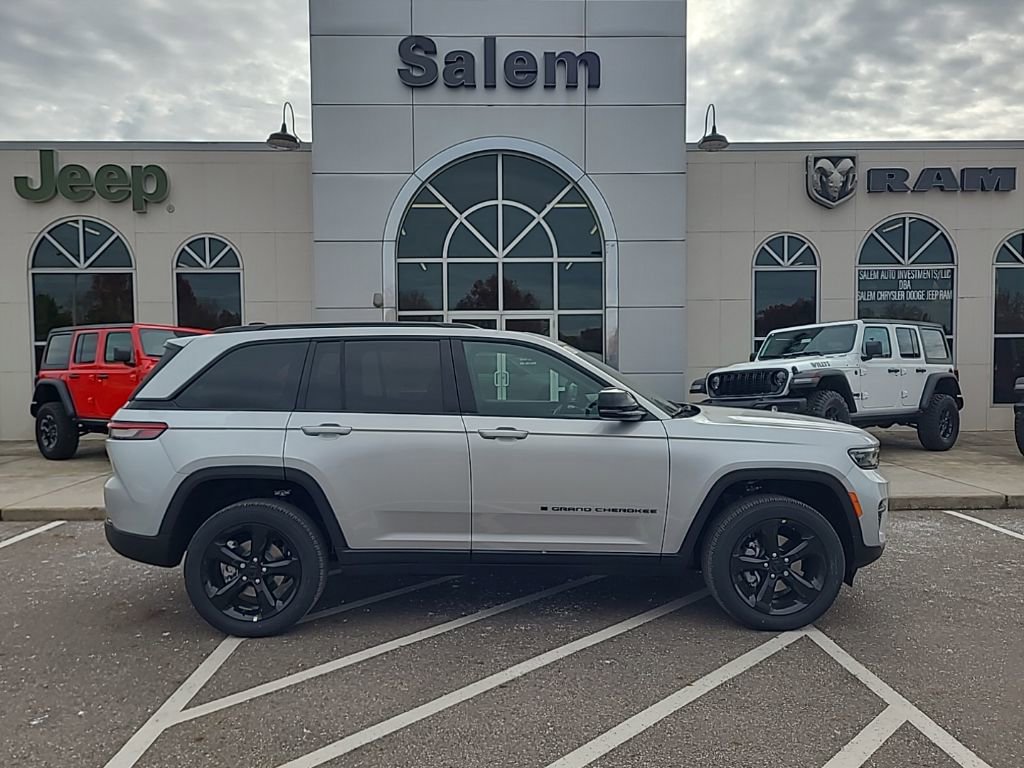 New 2025 Jeep Grand Cherokee 4WD image 1