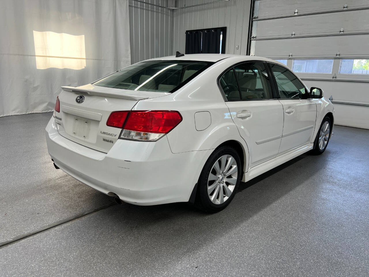 Used 2012 Subaru Legacy 3.6R Limited AWD/4WD image 4