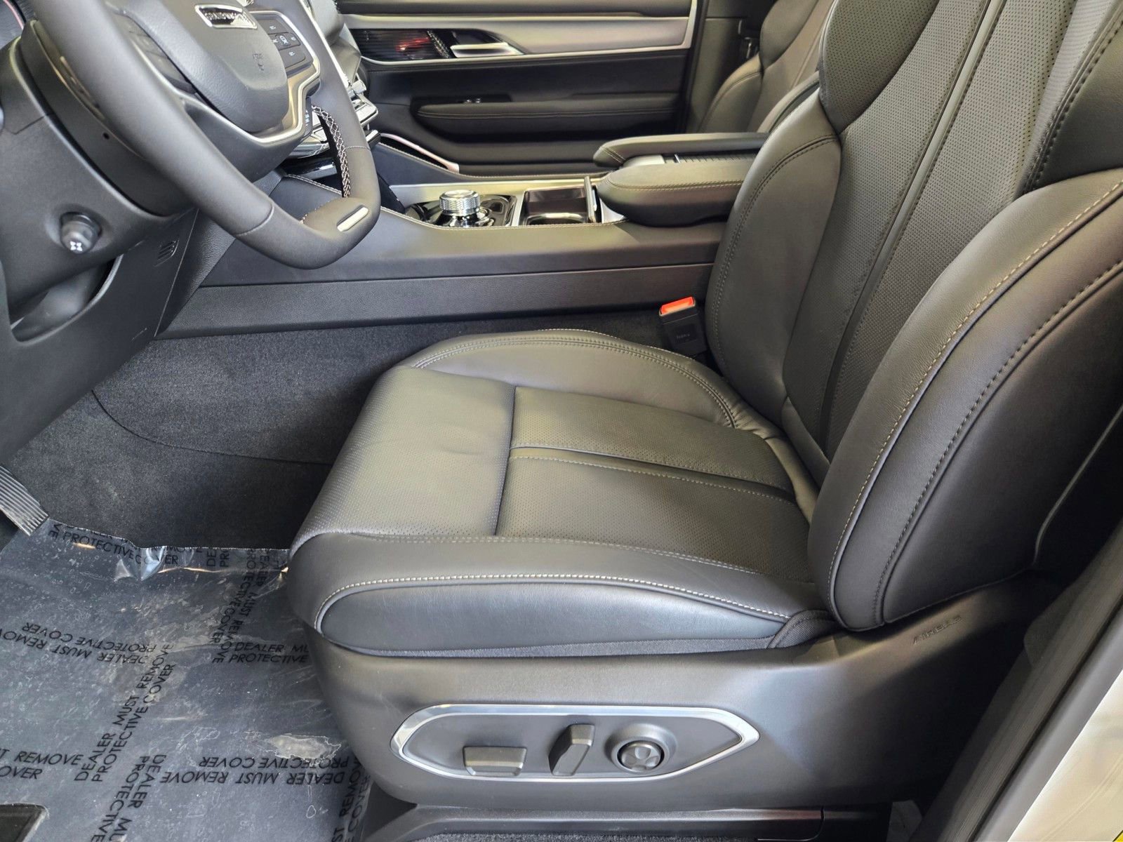 New 2026 Jeep Grand Wagoneer Limited AWD/4WD image 13