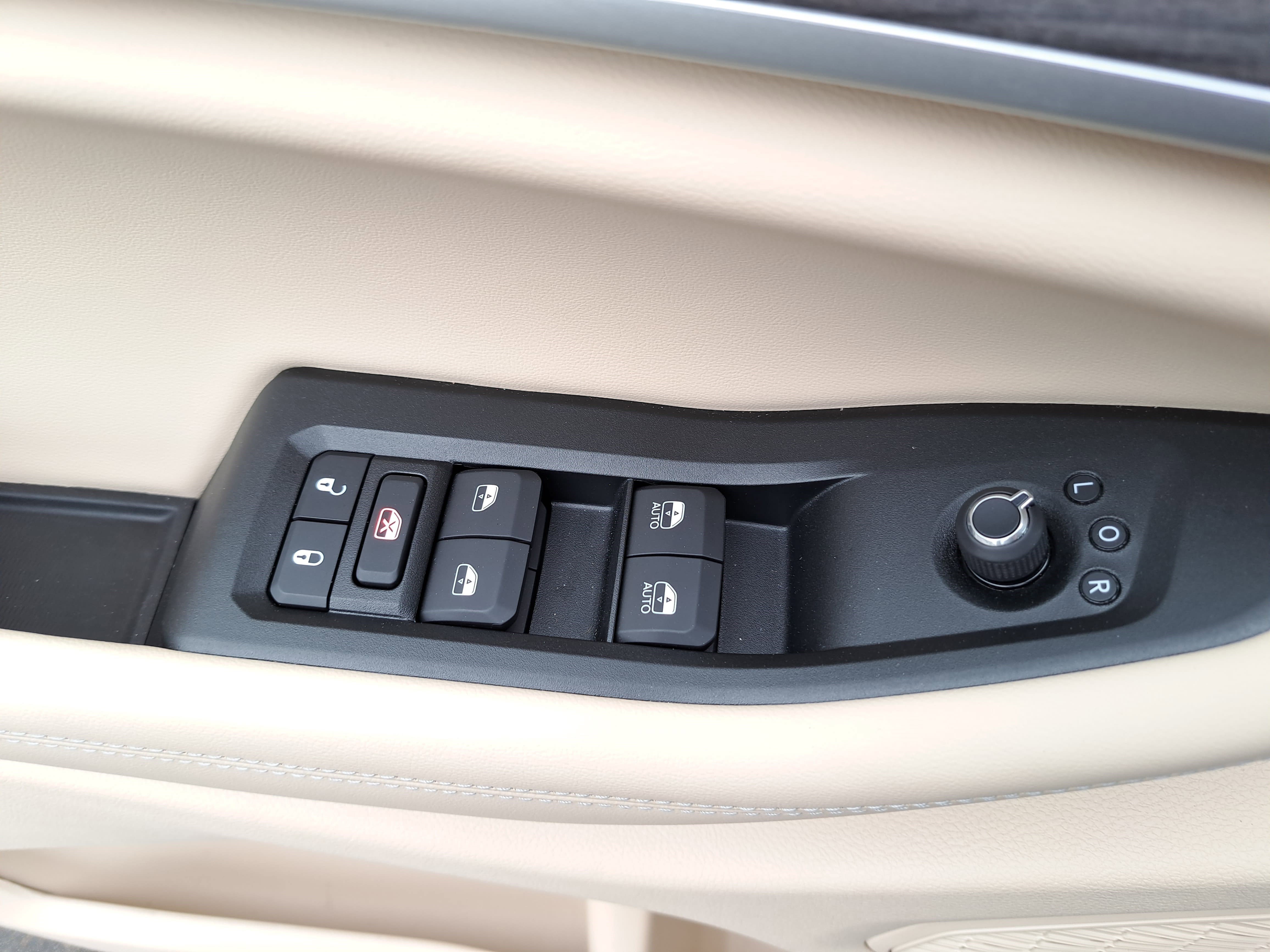 Used 2025 Jeep Grand Cherokee Limited image 28