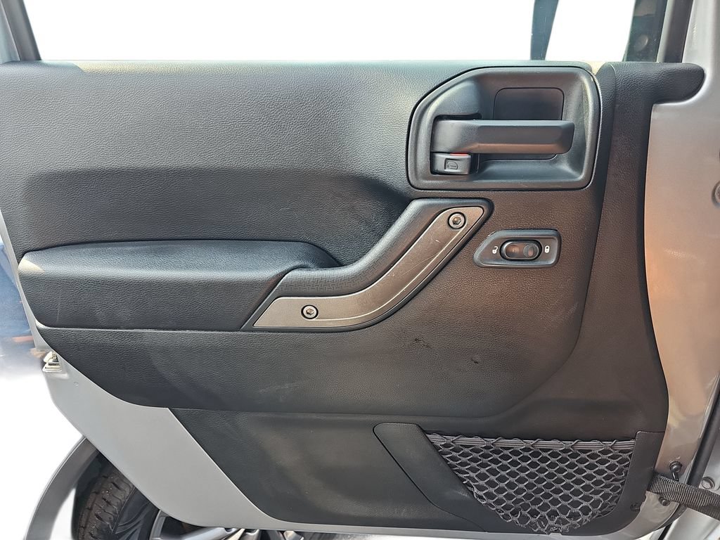 Used 2018 Jeep Wrangler Unlimited Sport S AWD/4WD image 24