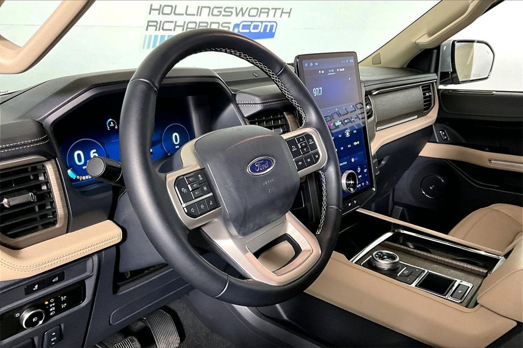 Used 2024 Ford Expedition Limited image 10