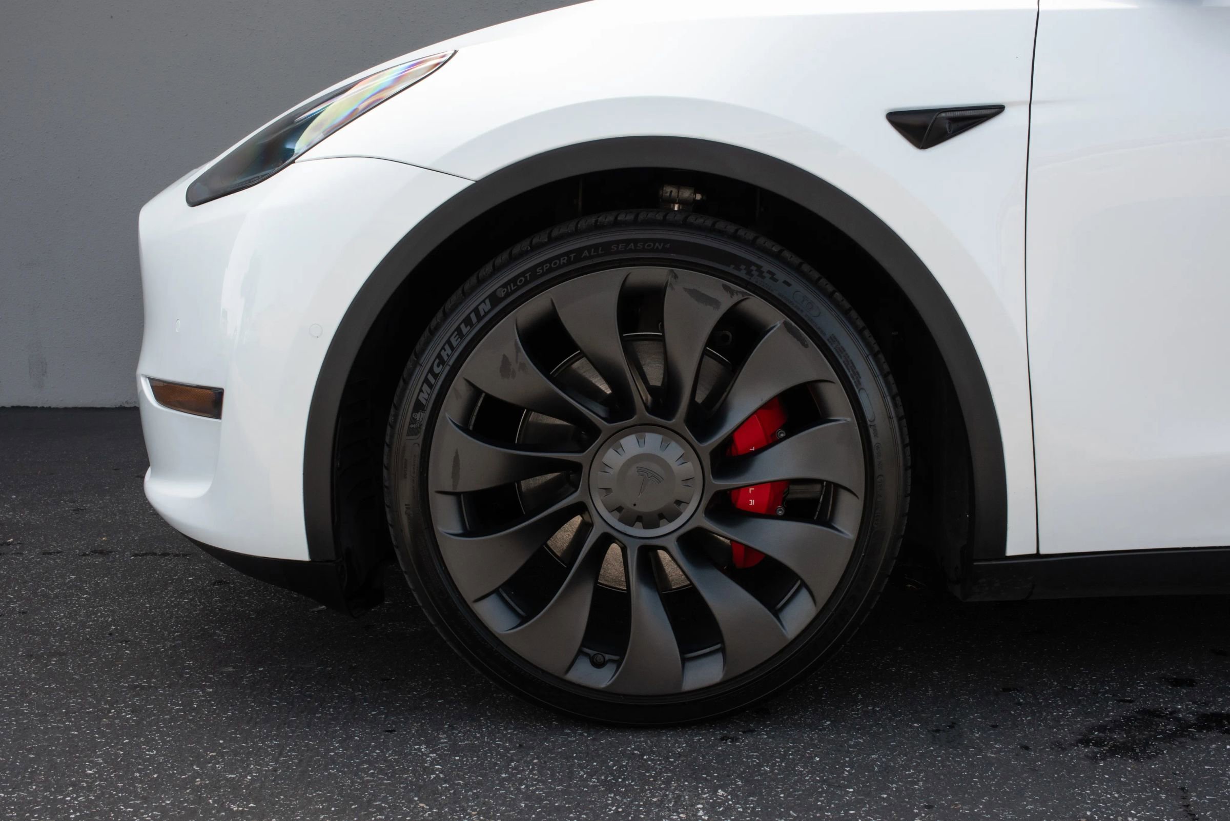 Used 2022 Tesla Model Y Performance image 34