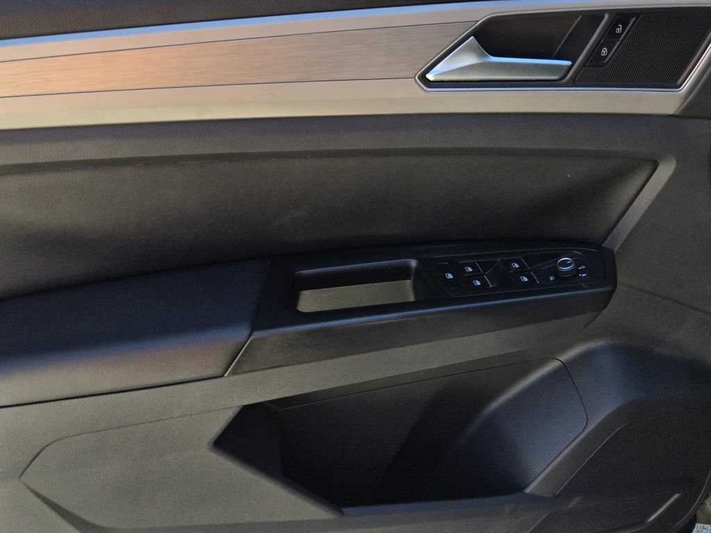 Used 2019 Volkswagen Atlas SE w/ Towing Package FWD image 18