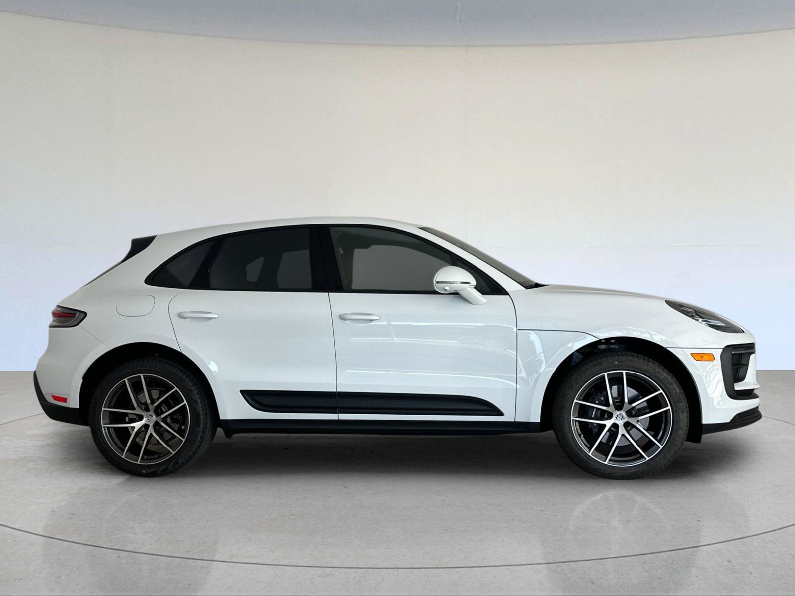 New 2026 Porsche Macan AWD/4WD image 9