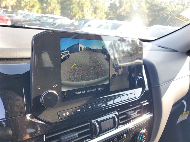 New 2025 Nissan Pathfinder SL image 17