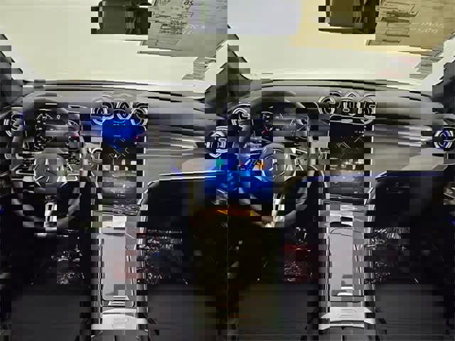 Used 2025 Mercedes-Benz GLC 300 4MATIC image 63