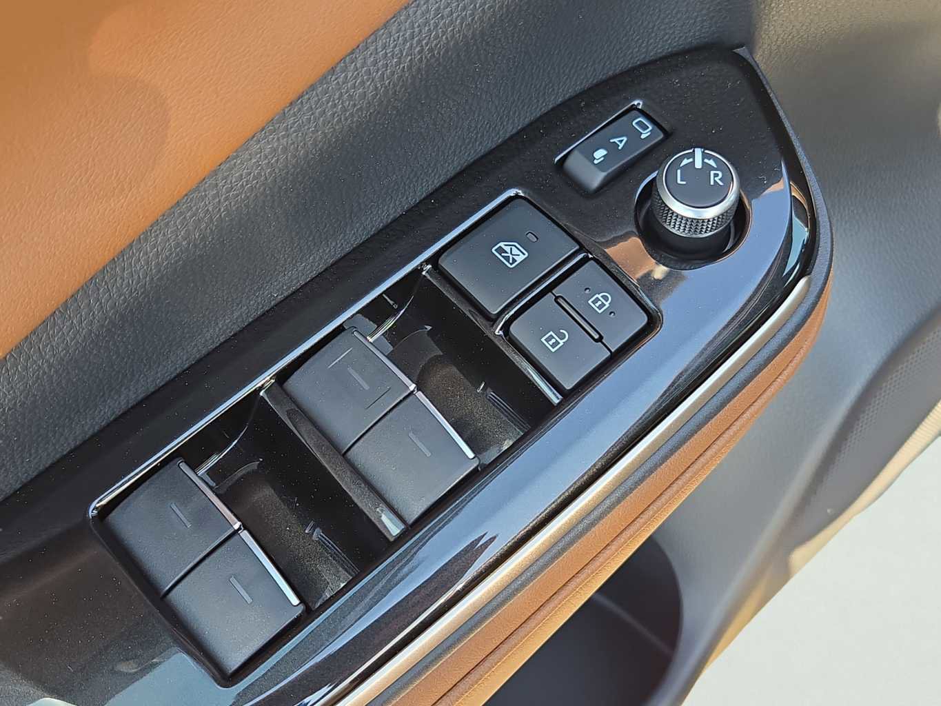 New 2026 Toyota Crown Signia AWD/4WD image 11