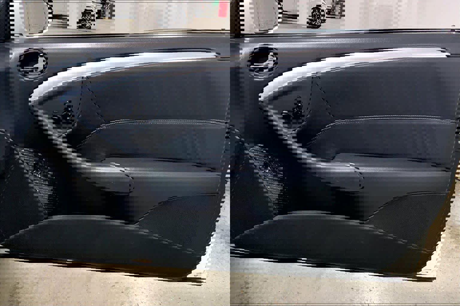 Used 2005 Mercedes-Benz CLK 55 AMG Cabriolet image 22