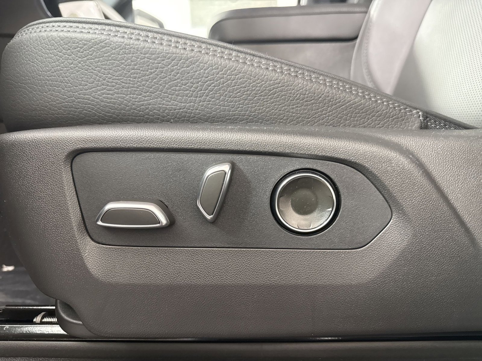 New 2026 GMC Yukon Denali image 14