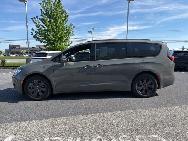 Used 2020 Chrysler Pacifica Limited w/ Quick Oder Package 2EV RED-S FWD image 5