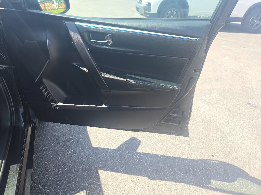 Used 2015 Toyota Corolla S FWD image 32