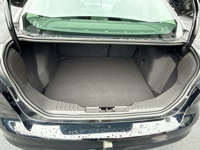 Certified 2018 Ford Focus SE w/ Cold Weather Package FWD image 32