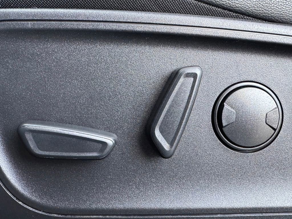 Used 2022 Ford Escape SEL image 19