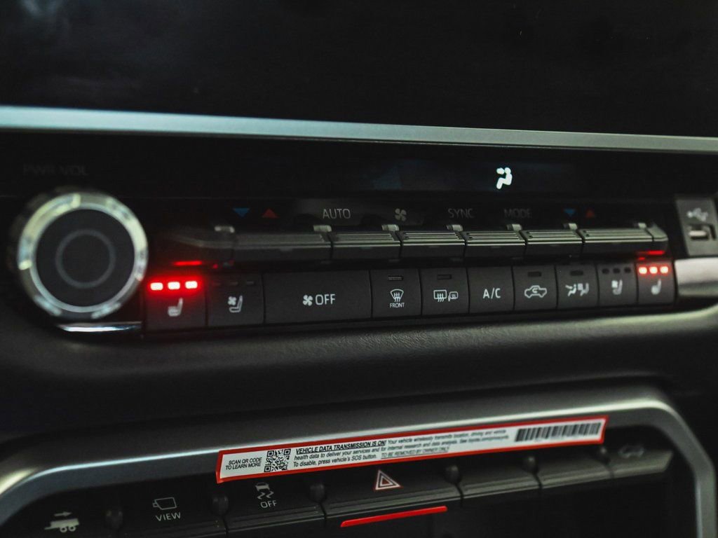 Used 2025 Toyota Tundra Platinum AWD/4WD image 27
