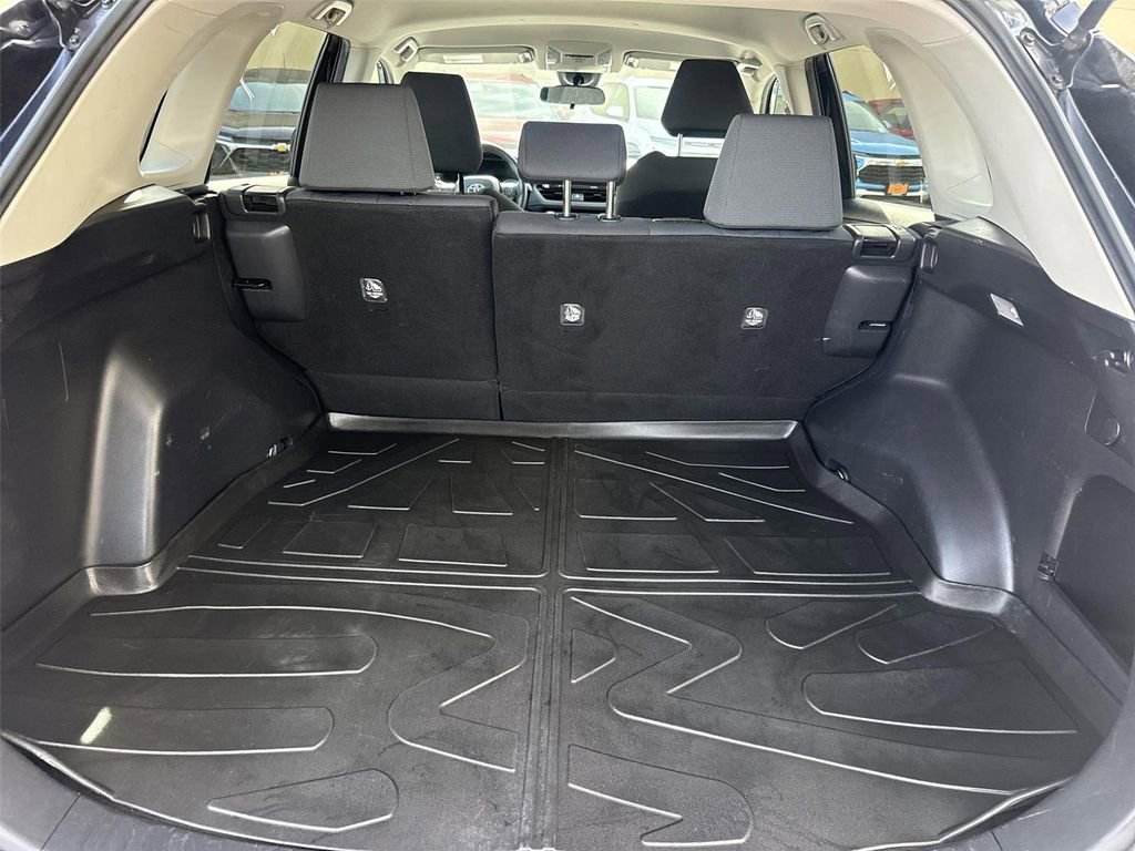 Used 2020 Toyota RAV4 XLE FWD image 22