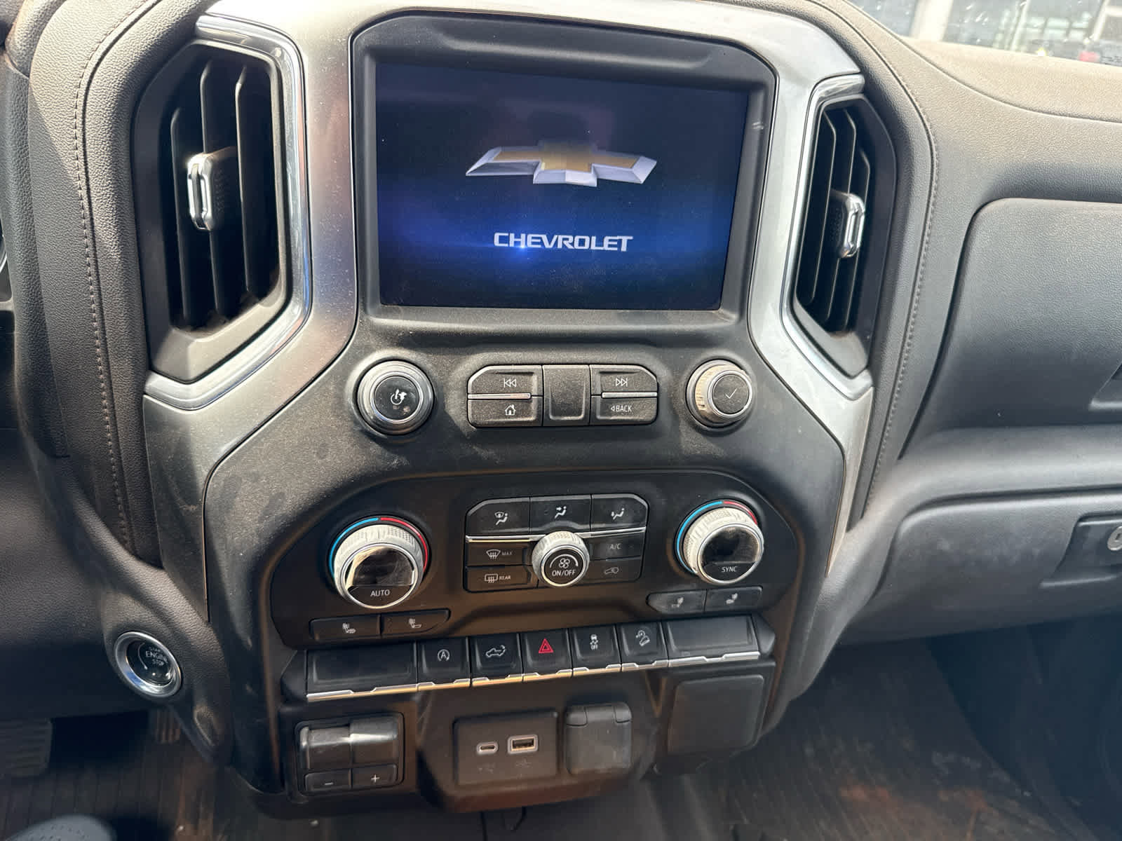 Used 2021 Chevrolet Silverado 1500 RST image 9