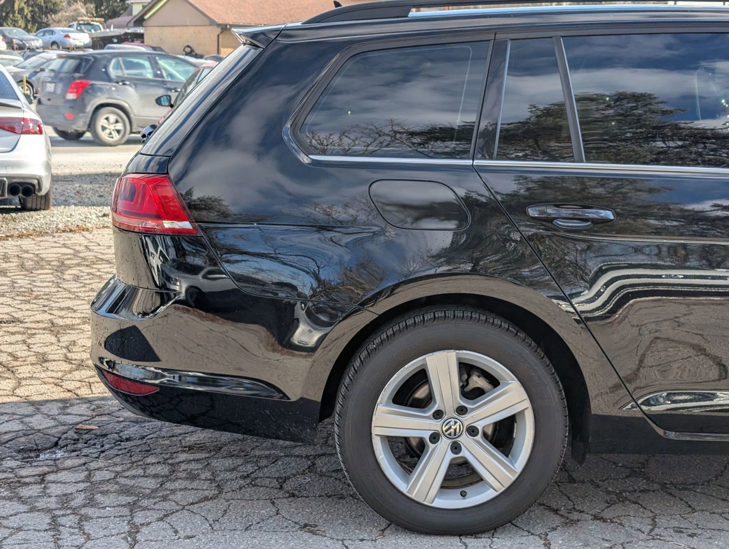 Used 2015 Volkswagen Golf TDI S image 8