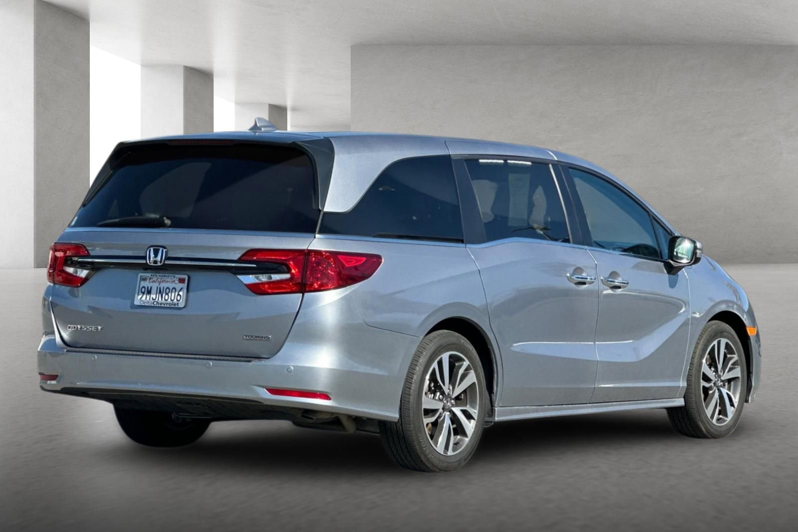 Certified 2024 Honda Odyssey Touring image 4
