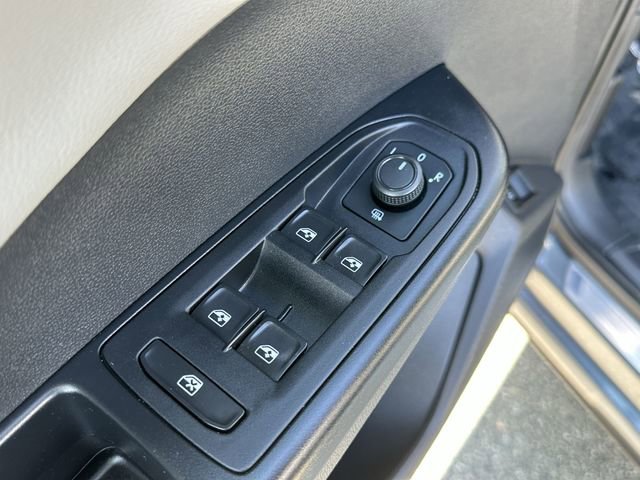 Used 2022 Volkswagen Taos SEL w/ Panoramic Sunroof Package image 15