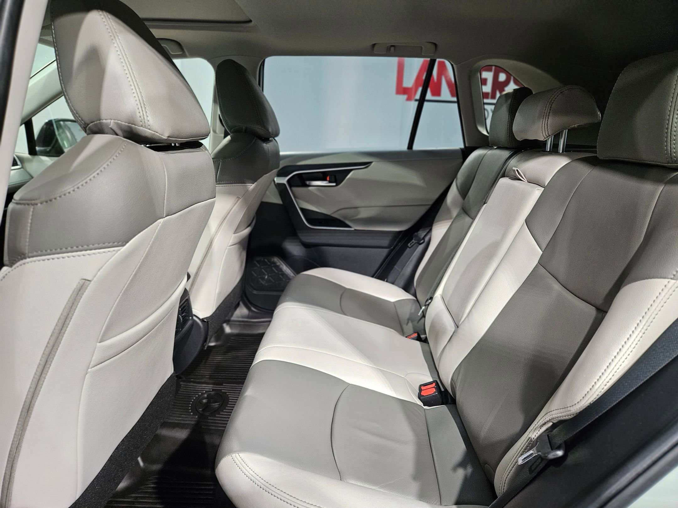 Used 2023 Toyota RAV4 XLE image 37