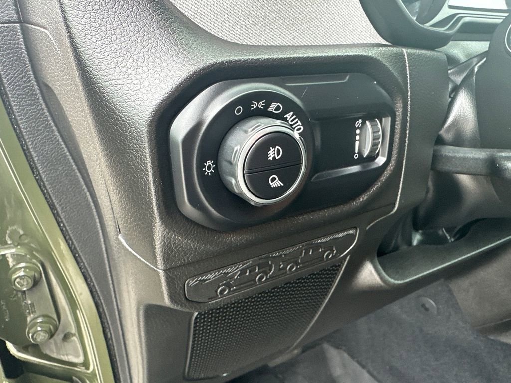 Used 2024 Jeep Gladiator Sport image 25