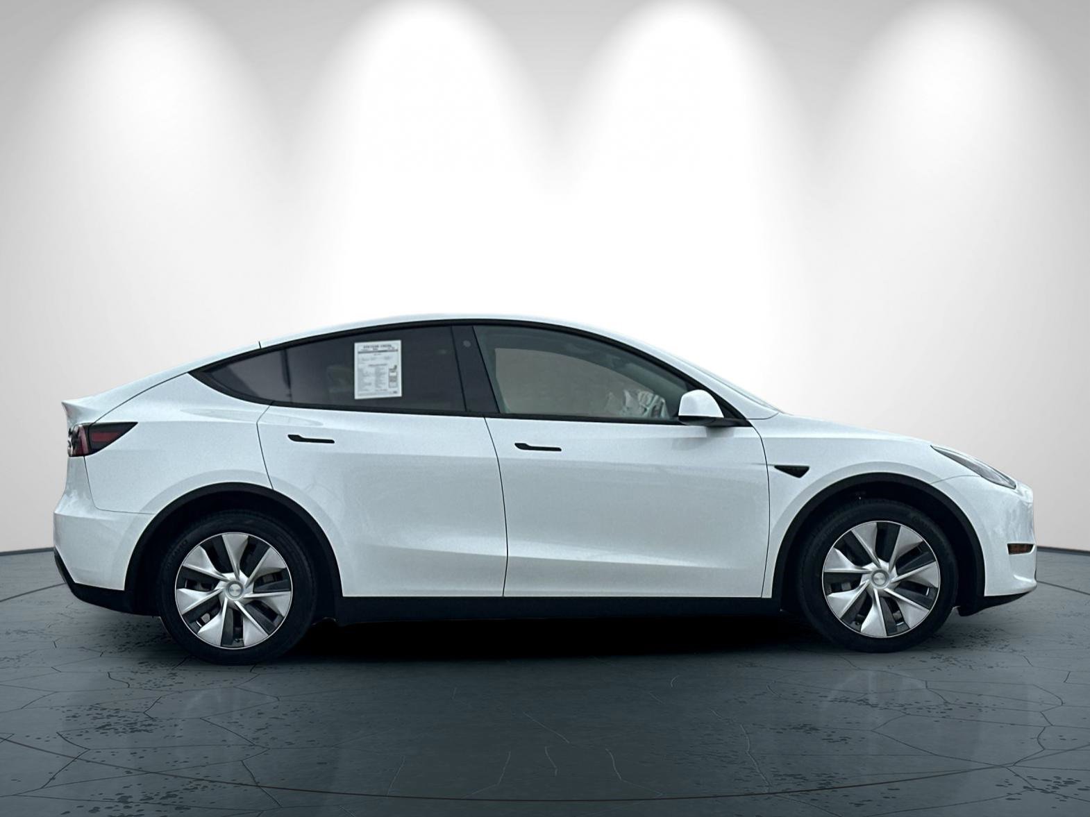 Used 2023 Tesla Model Y Long Range image 3