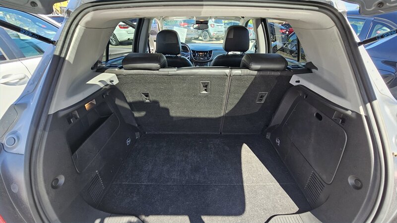 Used 2019 Chevrolet Trax LT w/ LT Convenience Package FWD image 15
