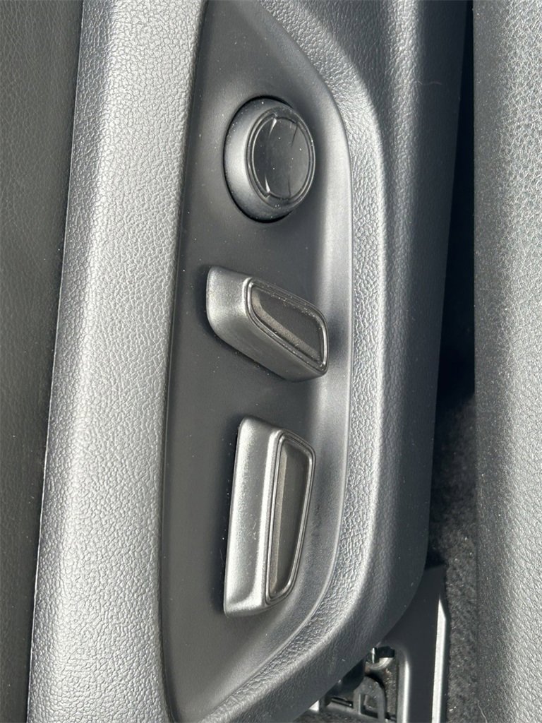 Used 2023 Toyota Camry SE image 22