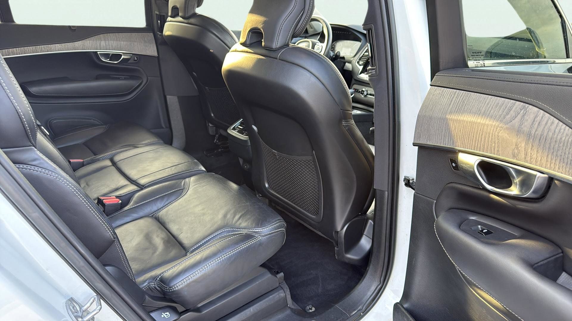 Used 2022 Volvo XC90 T6 Inscription w/ Climate Package image 18