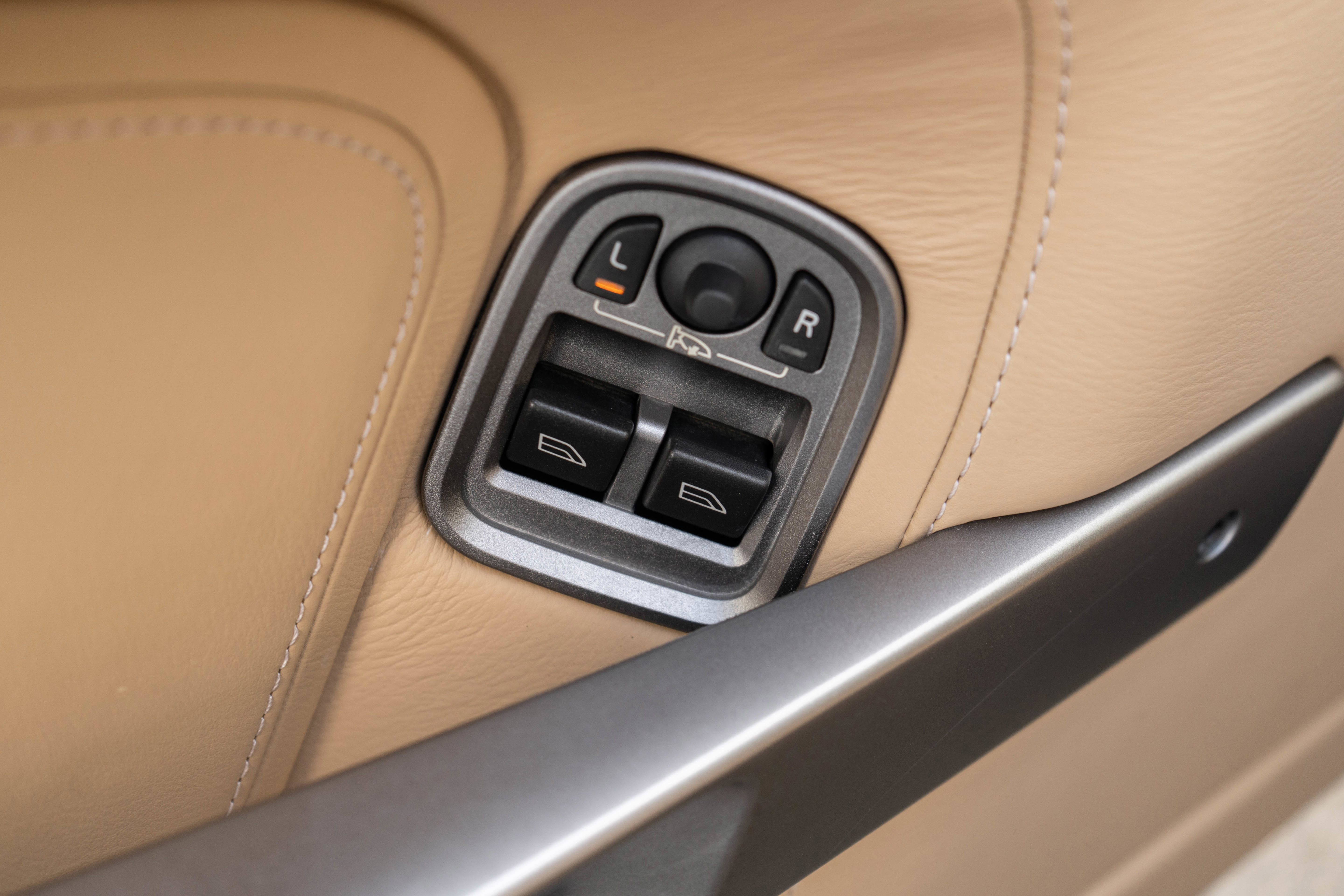 Used 2009 Aston Martin DB9 Volante image 14